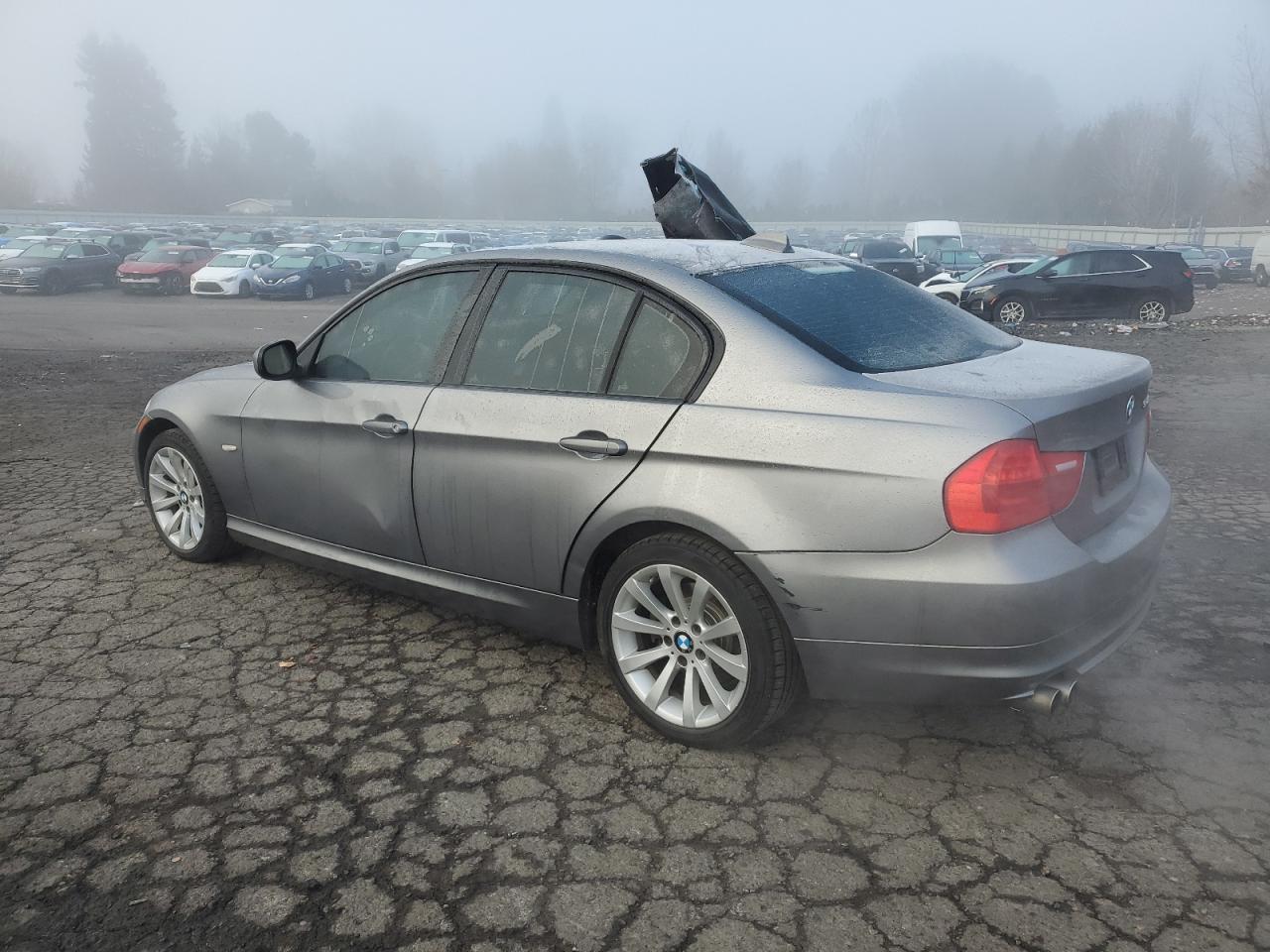 2011 BMW 3er VIN WBAPH5C52BA441148 Copart auction photo, vandalism damage thumbnail 2