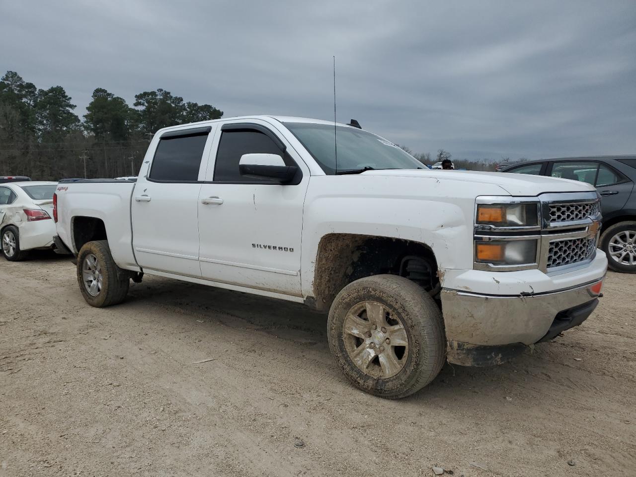 2015 Chevrolet Silverado VIN 3GCUKREH3FG295310 Copart auction photo, minor dent/scratches damage thumbnail 4