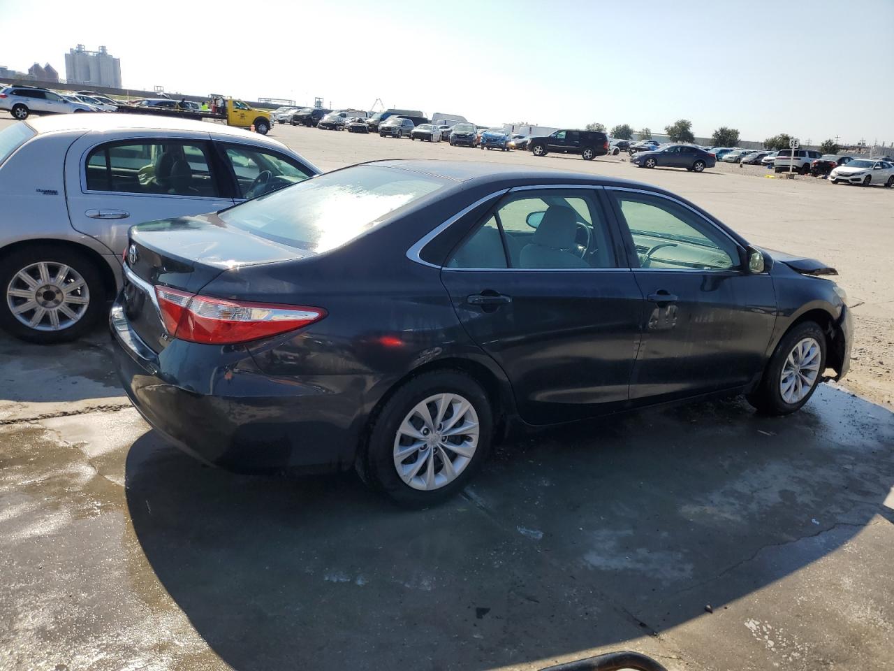 2016 Toyota Camry VIN 4T4BF1FK5GR565001 Copart auction photo, front end damage thumbnail 3