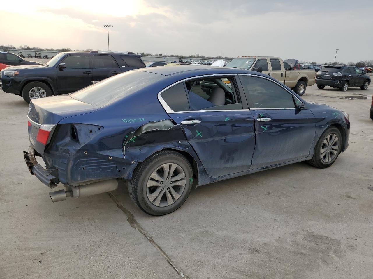 2015 Honda Accord VIN 1HGCR2F35FA067777 Copart auction photo, side / rear end damage thumbnail 3