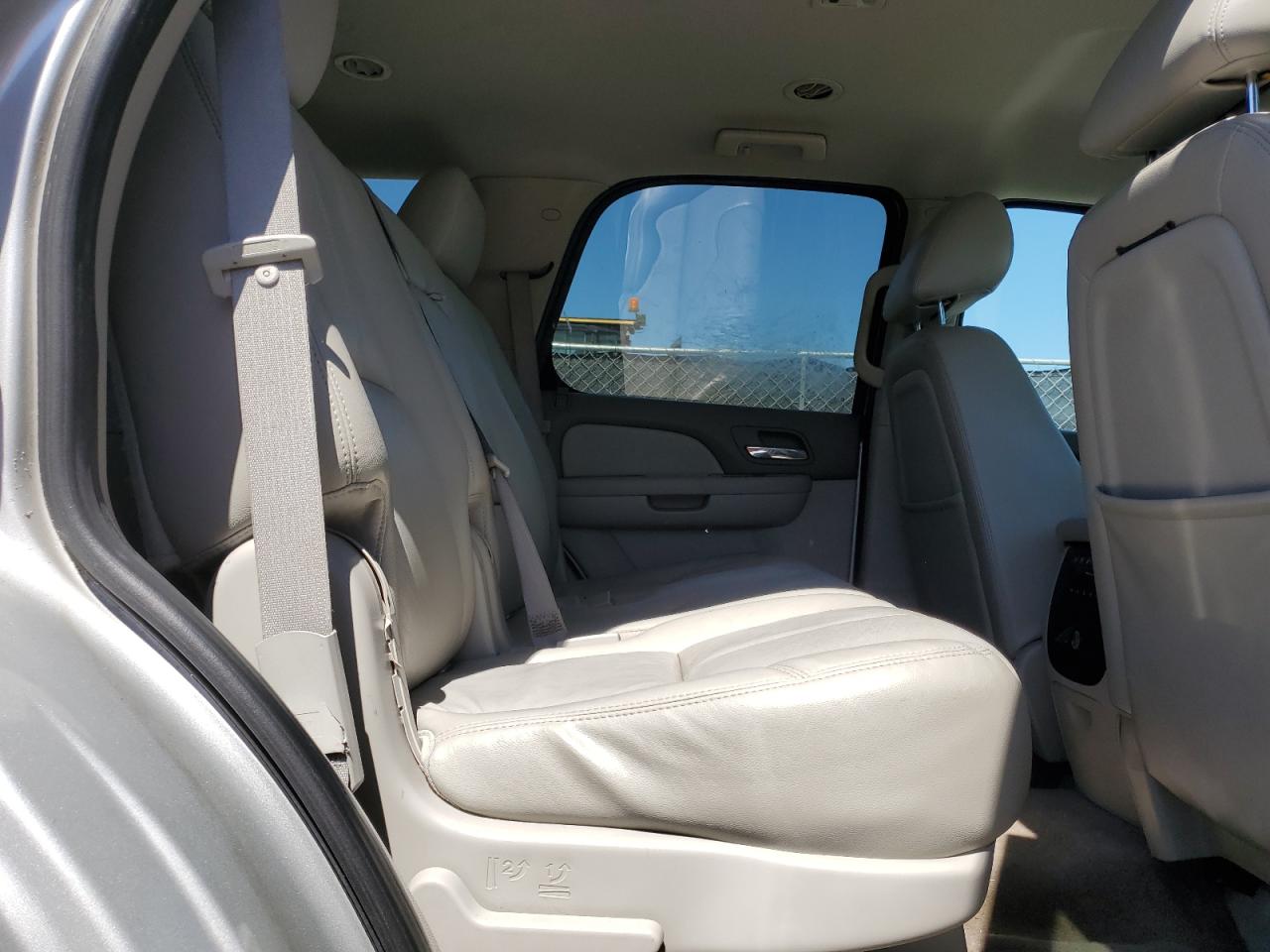 2011 Chevrolet Tahoe VIN 1GNSCBE02BR100482 Copart auction photo, rear end damage thumbnail 11