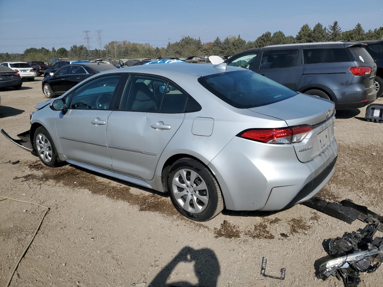 2022 Toyota Corolla VIN 5YFEPMAEXNP305165 Copart auction photo, front end damage thumbnail 2