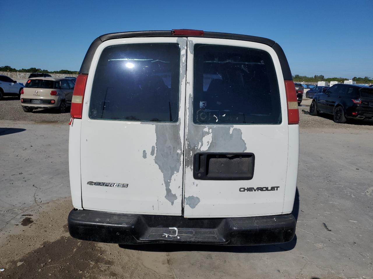2003 Chevrolet Express VIN 1GCFG15X031106612 Copart auction photo, front end damage thumbnail 6