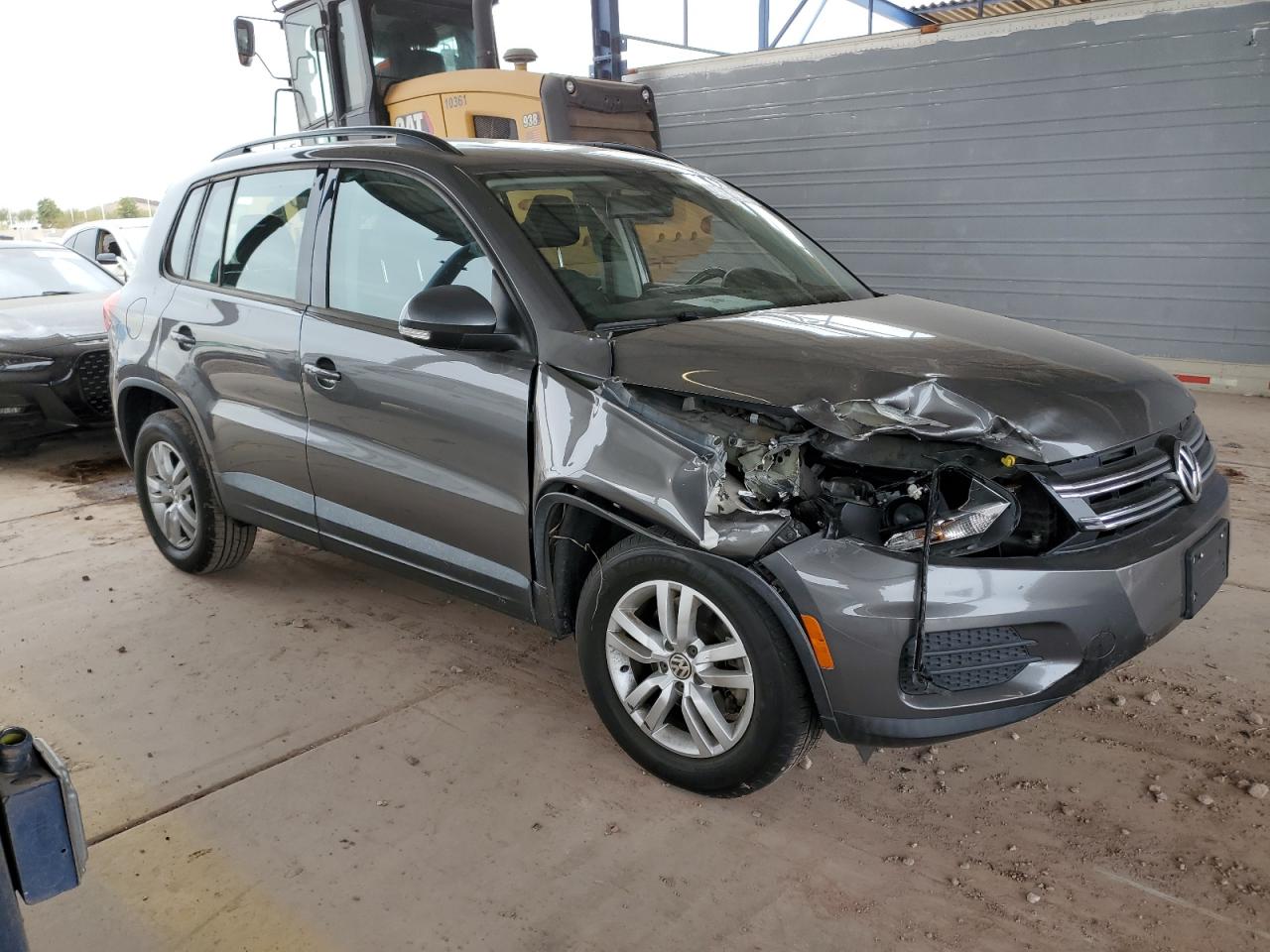 2016 Volkswagen Tiguan VIN WVGAV7AX1GW052377 Copart auction photo, front end damage thumbnail 4