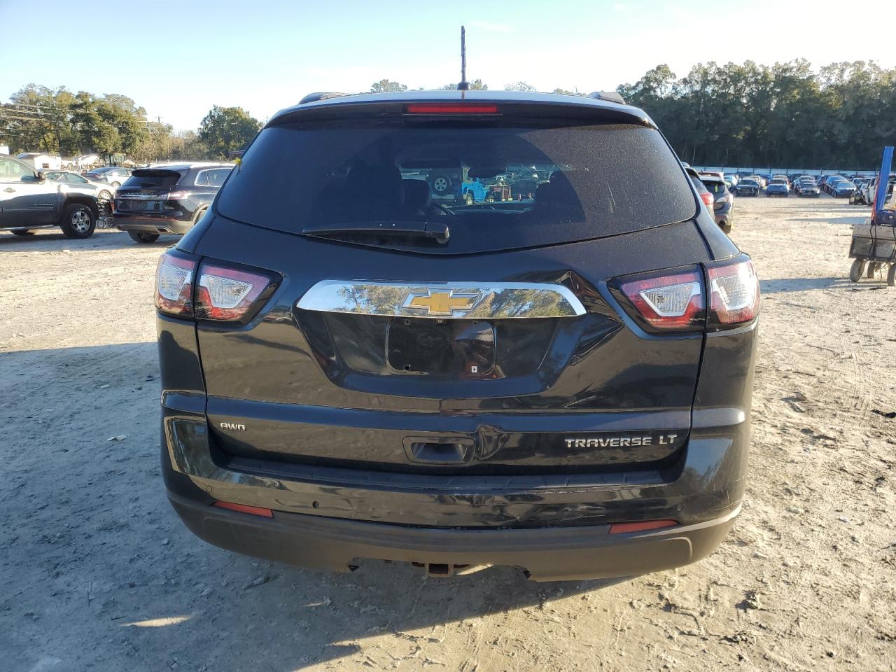 2014 Chevrolet Traverse VIN 1GNKVHKD7EJ137759 Copart auction photo, front end / minor dent/scratches damage thumbnail 6