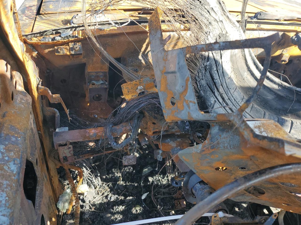 1989 Nissan Navara (Frontier) VIN 1N6ND11S3KC399016 Copart auction photo, burn damage thumbnail 9