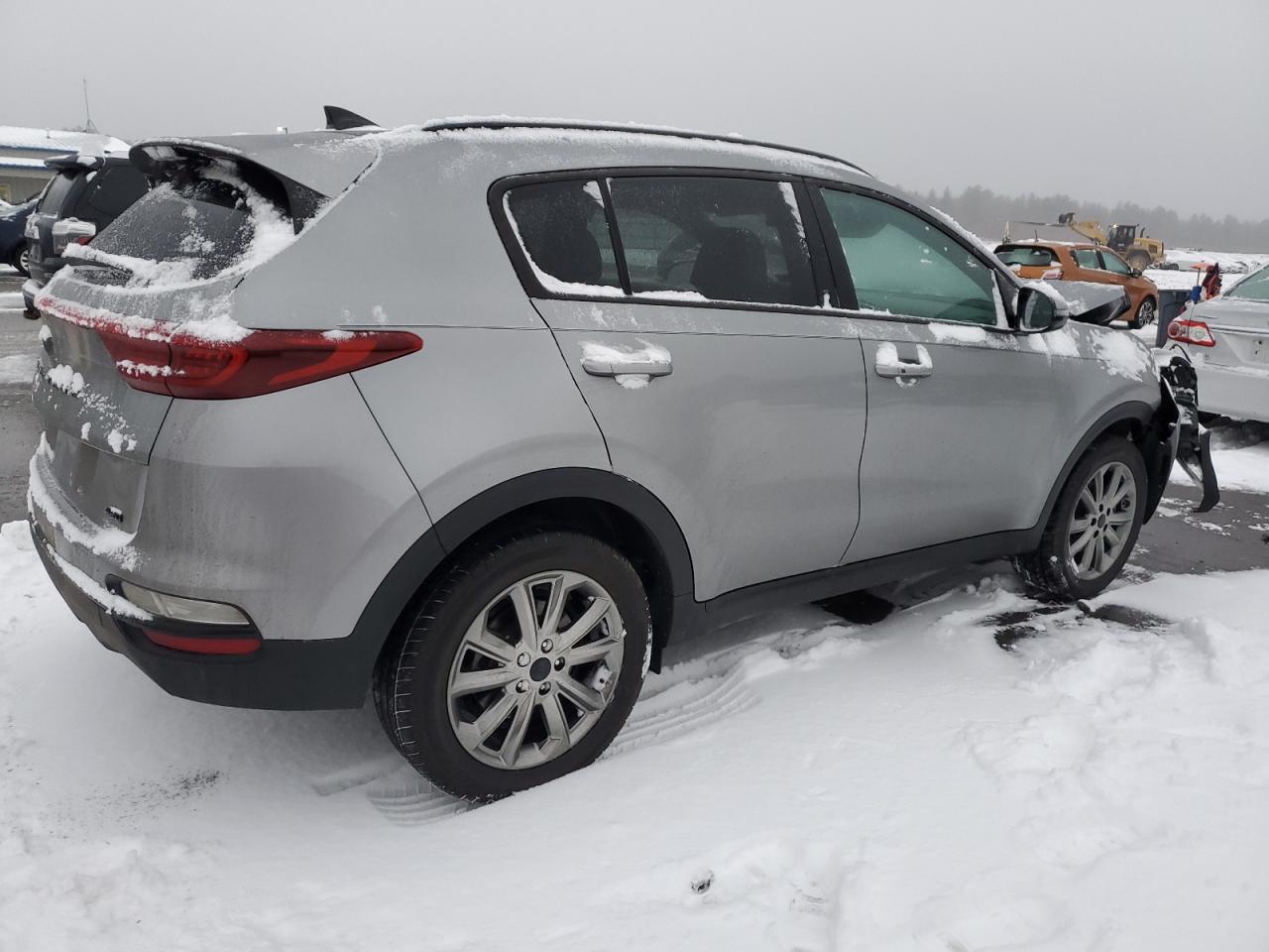 2022 KIA Sportage VIN KNDP6CACXN7013375 Copart auction photo, front end damage thumbnail 3