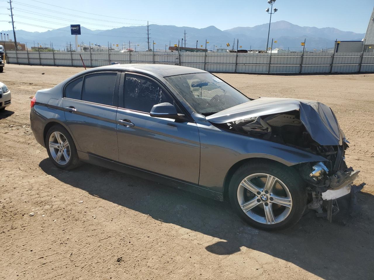 2014 BMW 3er VIN WBA3B1C5XEK131319 Copart auction photo, front end / side damage thumbnail 4