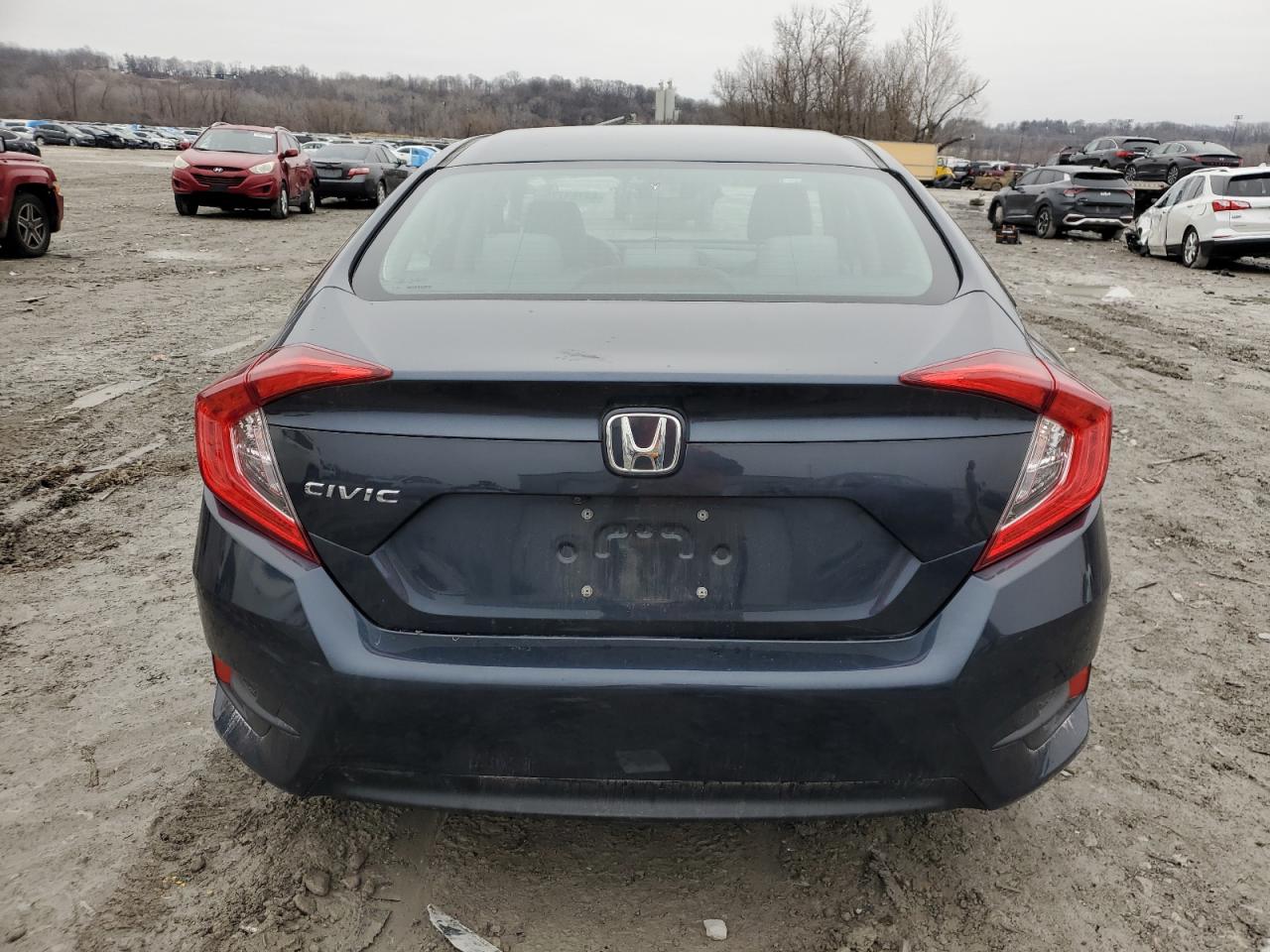 2018 Honda Civic VIN 19XFC2F57JE037622 Copart auction photo, side / minor dent/scratches damage thumbnail 6