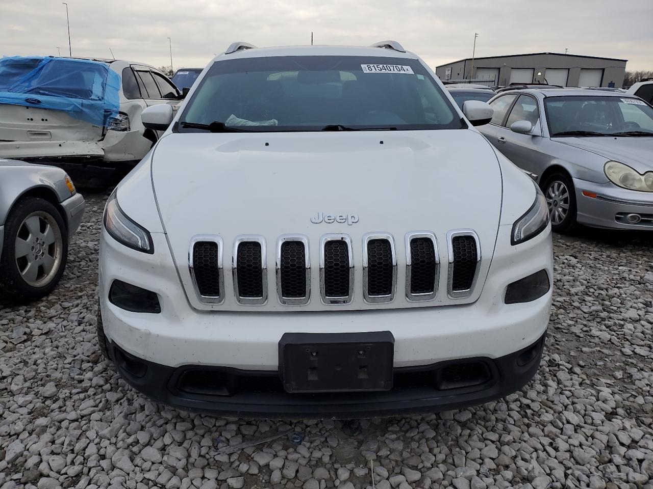 2016 Jeep Grand Cherokee VIN 1C4PJLCS6GW211902 Copart auction photo, undercarriage / side damage thumbnail 5
