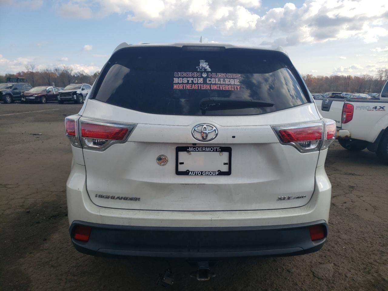 2016 Toyota Highlander VIN 5TDJKRFH4GS277581 Copart auction photo, front end damage thumbnail 6