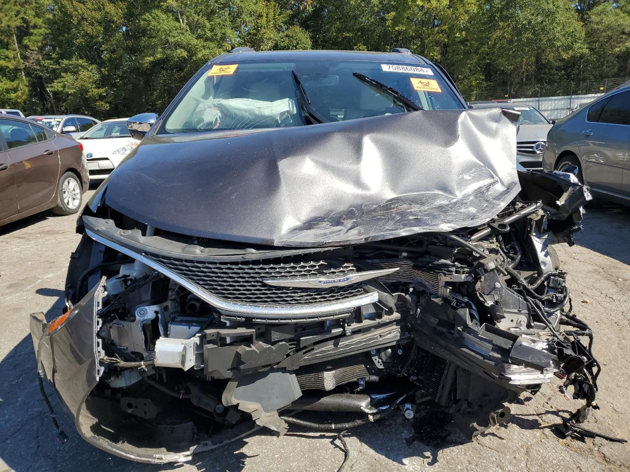 2020 Chrysler Pacifica VIN 2C4RC1GG5LR205184 Copart auction photo, front end / mechanical damage thumbnail 5