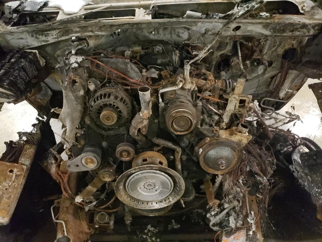 2006 Chevrolet Silverado VIN 1GCHK23D46F187644 Copart auction photo, burn damage thumbnail 11