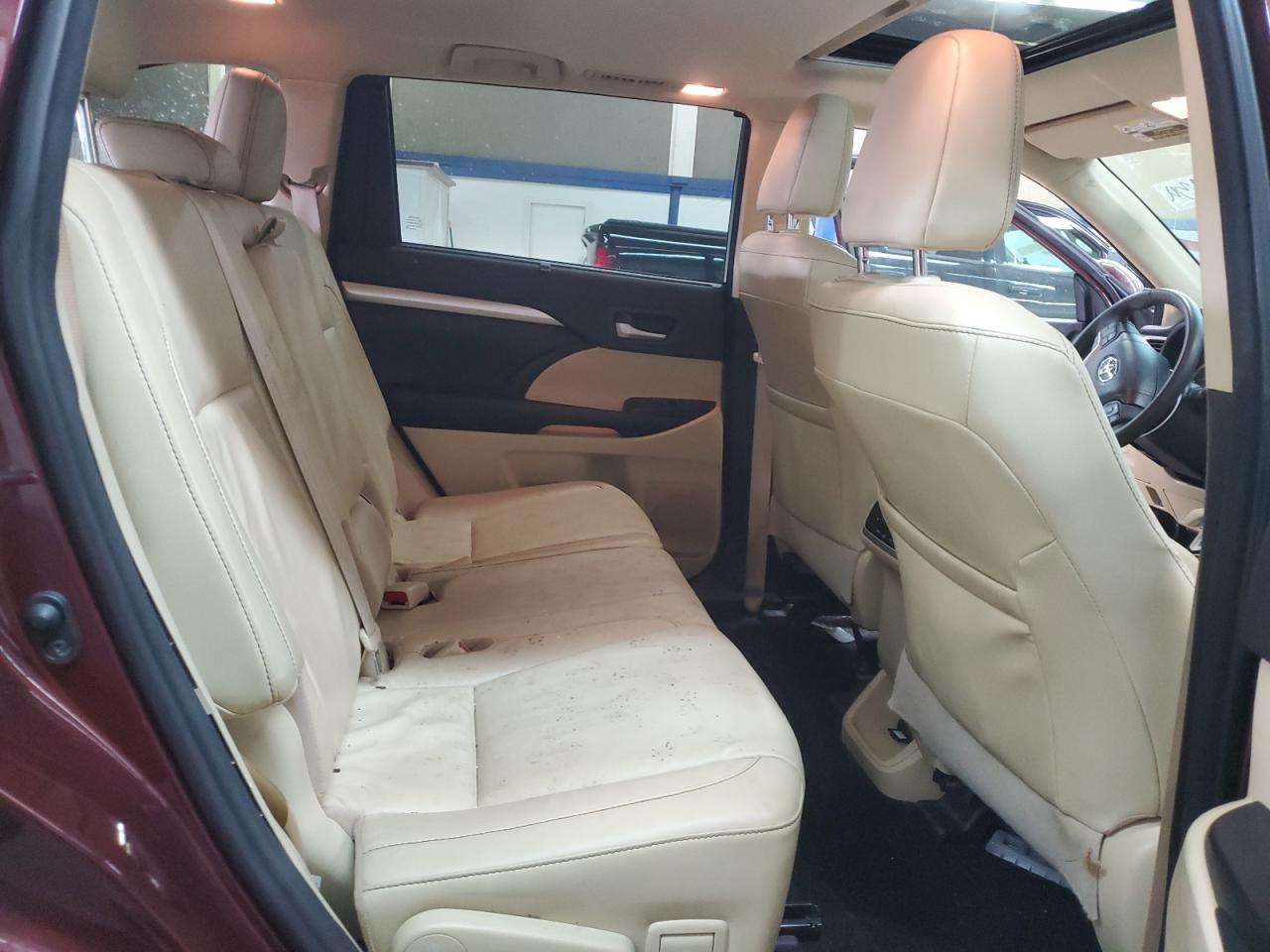 2016 Toyota Highlander VIN 5TDJKRFH2GS292211 Copart auction photo, rear end damage thumbnail 11