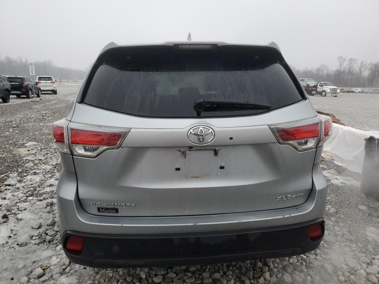2015 Toyota Highlander VIN 5TDJKRFH8FS214319 Copart auction photo, front end damage thumbnail 6