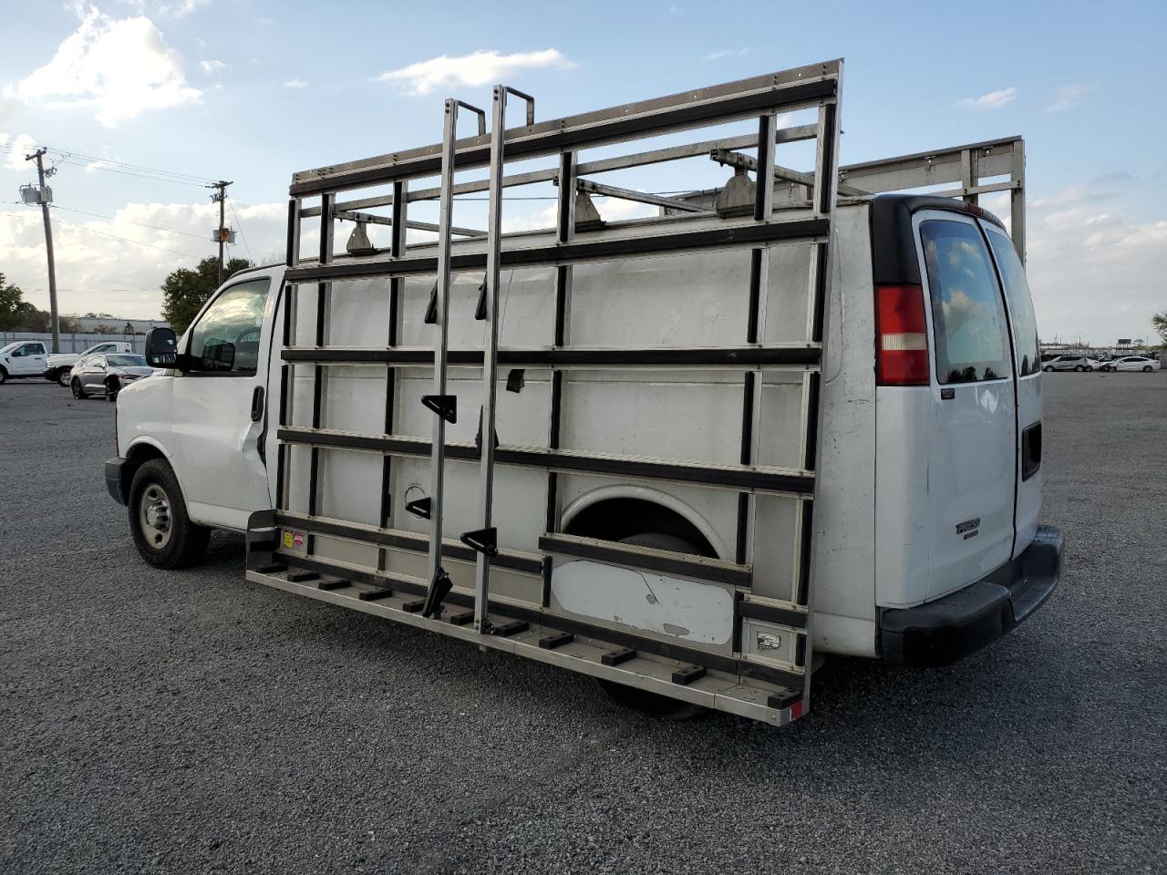 2016 Chevrolet Express VIN 1GCWGBFF3G1271457 Copart auction photo, normal wear damage thumbnail 2