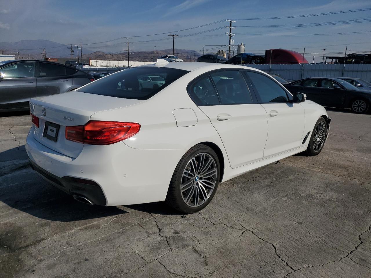 2019 BMW 5er VIN WBAJA5C51KWW35781 Copart auction photo, front end / side damage thumbnail 3