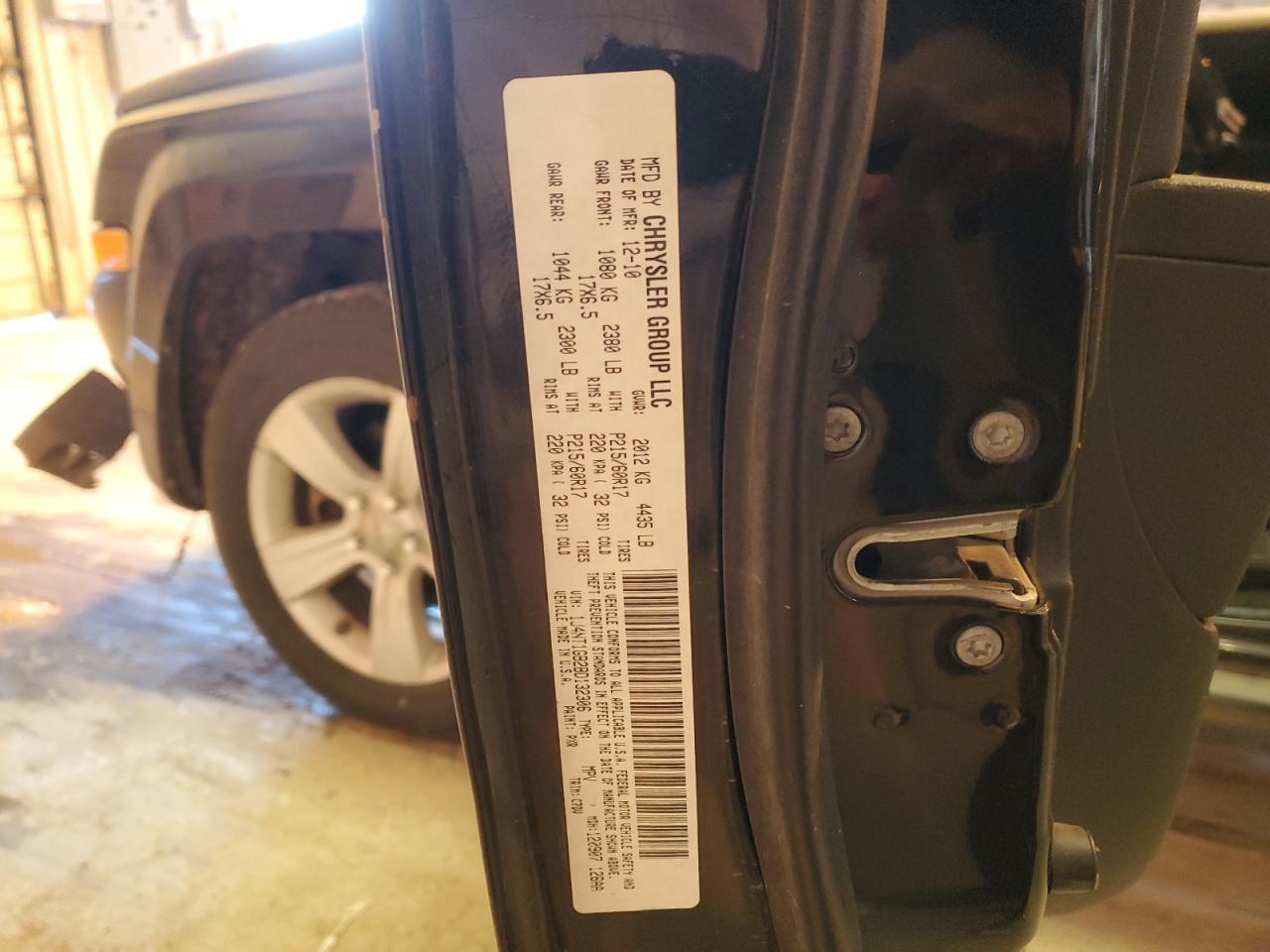 2011 Jeep Liberty (Patriot) VIN 1J4NT1GB2BD132306 Copart auction photo, front end / hail damage thumbnail 14