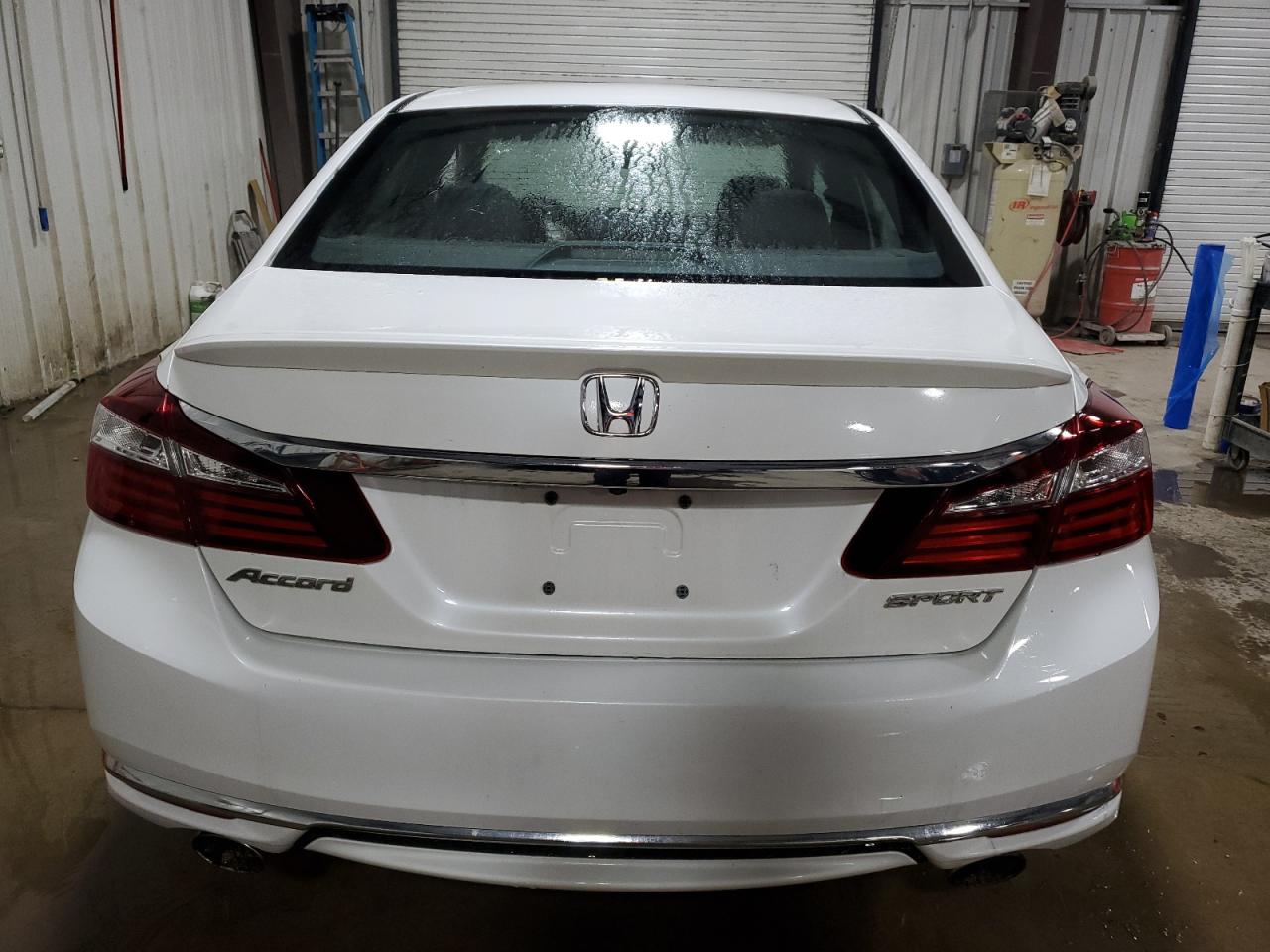2017 Honda Accord VIN 1HGCR2F58HA118807 Copart auction photo, front end damage thumbnail 6