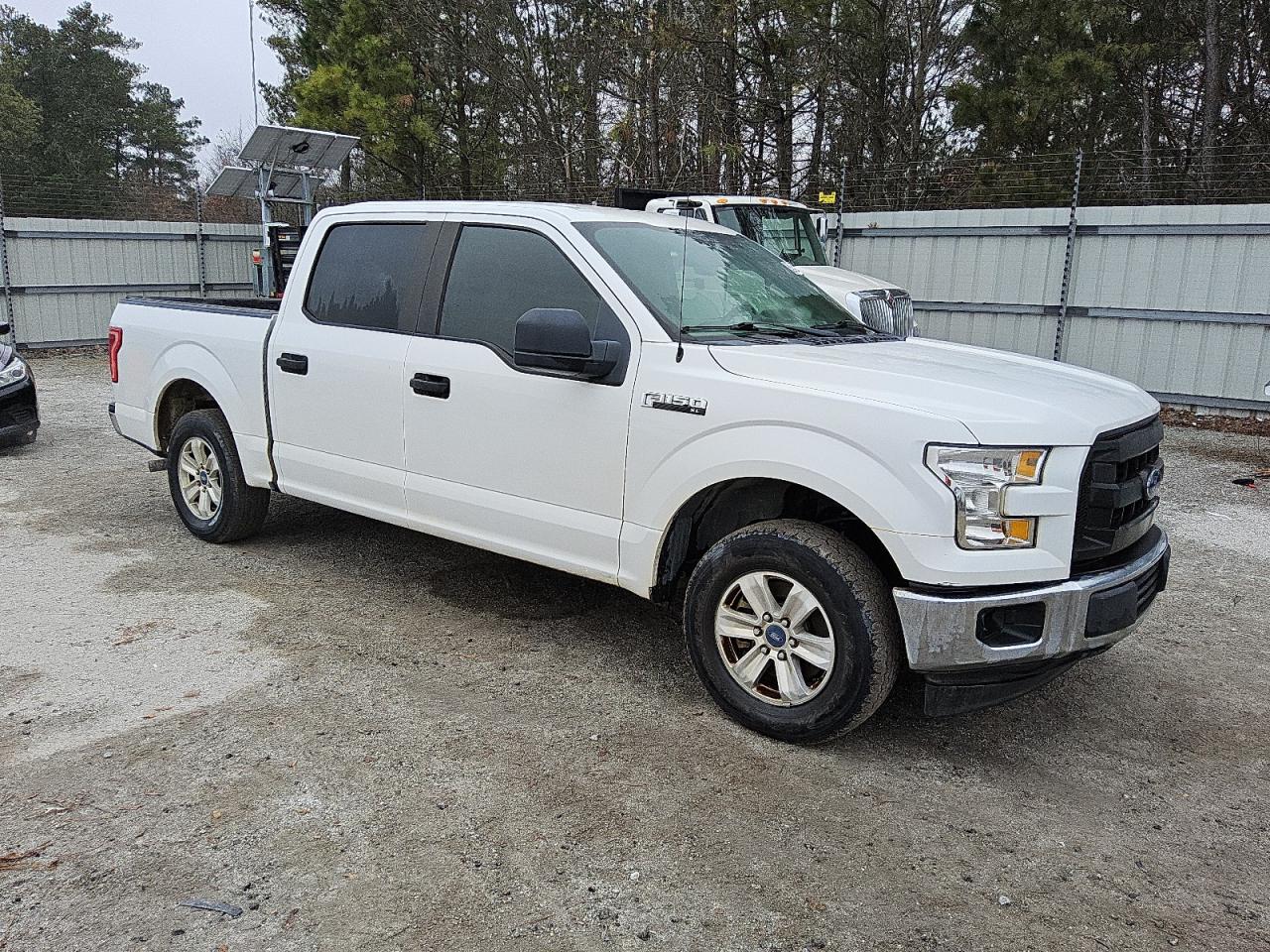 2017 Ford F-150 VIN 1FTEW1C88HFC92016 Copart auction photo, normal wear damage thumbnail 4