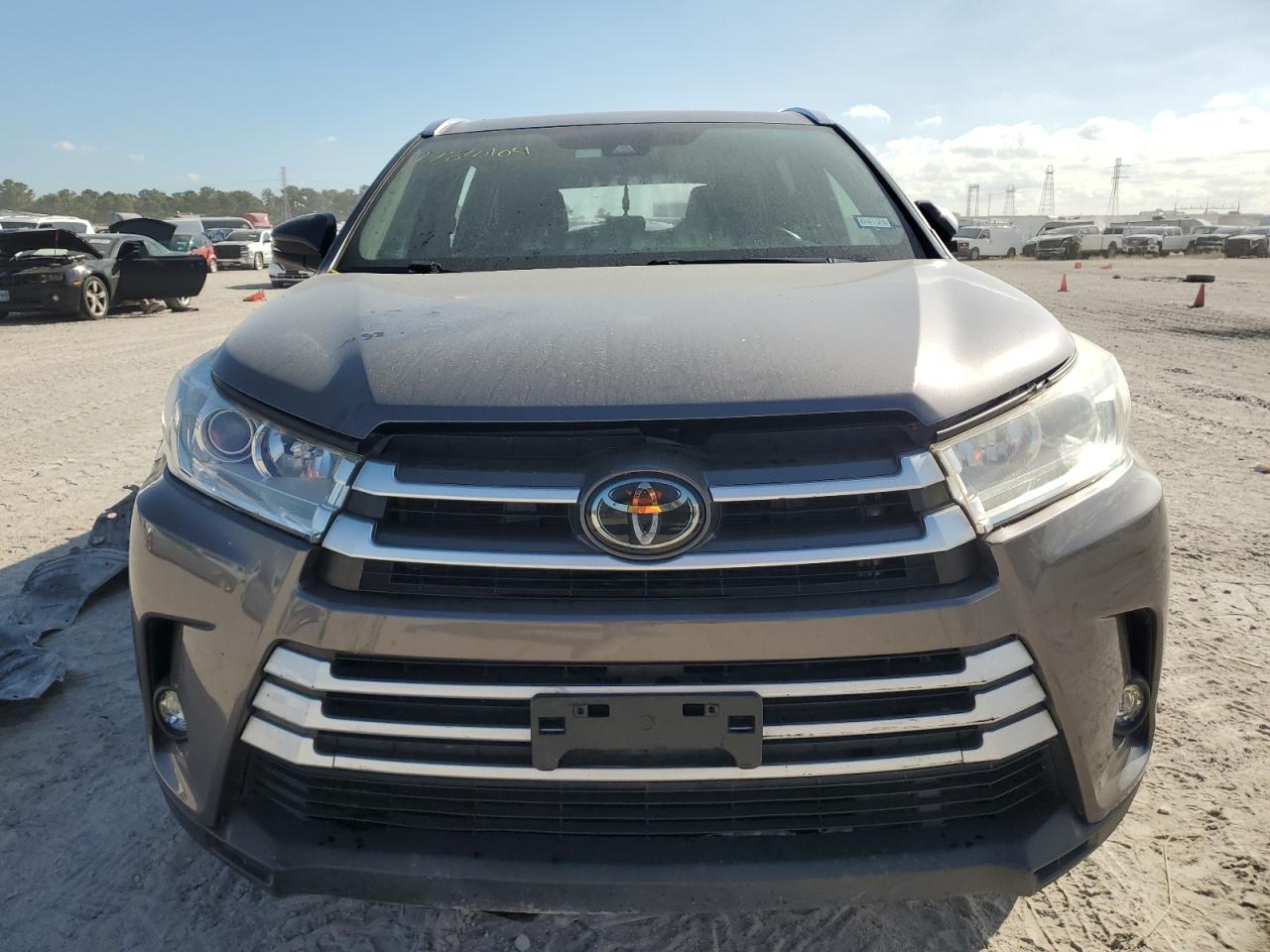 2019 Toyota Highlander VIN 5TDKZRFH6KS315885 Copart auction photo, burn damage thumbnail 5