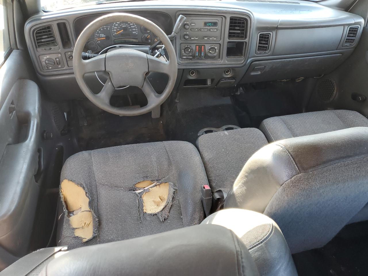 2005 Chevrolet Silverado VIN 2GCEC19V651326396 Copart auction photo, front end damage thumbnail 8