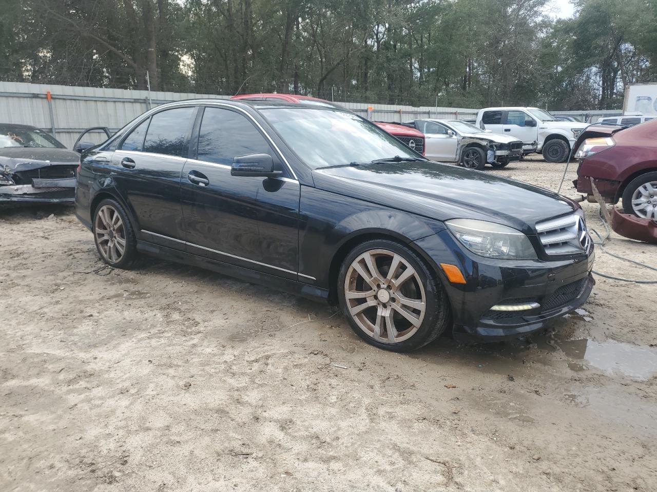 2011 Mercedes-Benz C-klasse VIN WDDGF5EB6BF648369 Copart auction photo, front end damage thumbnail 4