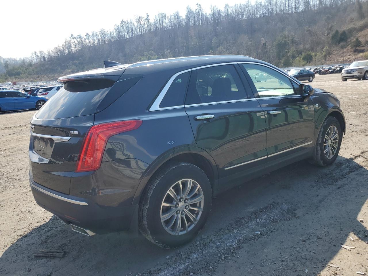 2018 Cadillac XT5 VIN 1GYKNCRS6JZ173772 Copart auction photo, front end damage thumbnail 3