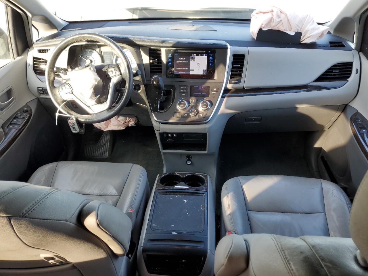 2017 Toyota Sienna VIN 5TDDZ3DC3HS187773 Copart auction photo, front end damage thumbnail 8