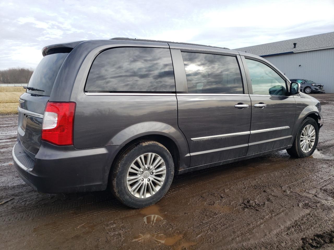 2015 Chrysler Town & Country VIN 2C4RC1CG1FR529324 Copart auction photo, front end damage thumbnail 3