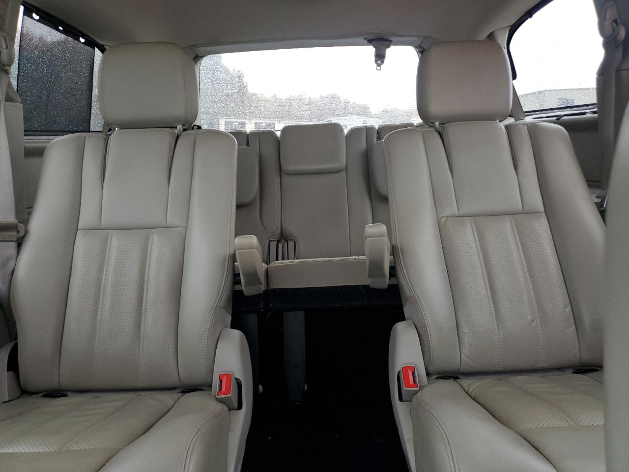 2011 Chrysler Town & Country VIN 2A4RR8DG0BR703779 Copart auction photo, front end damage thumbnail 10