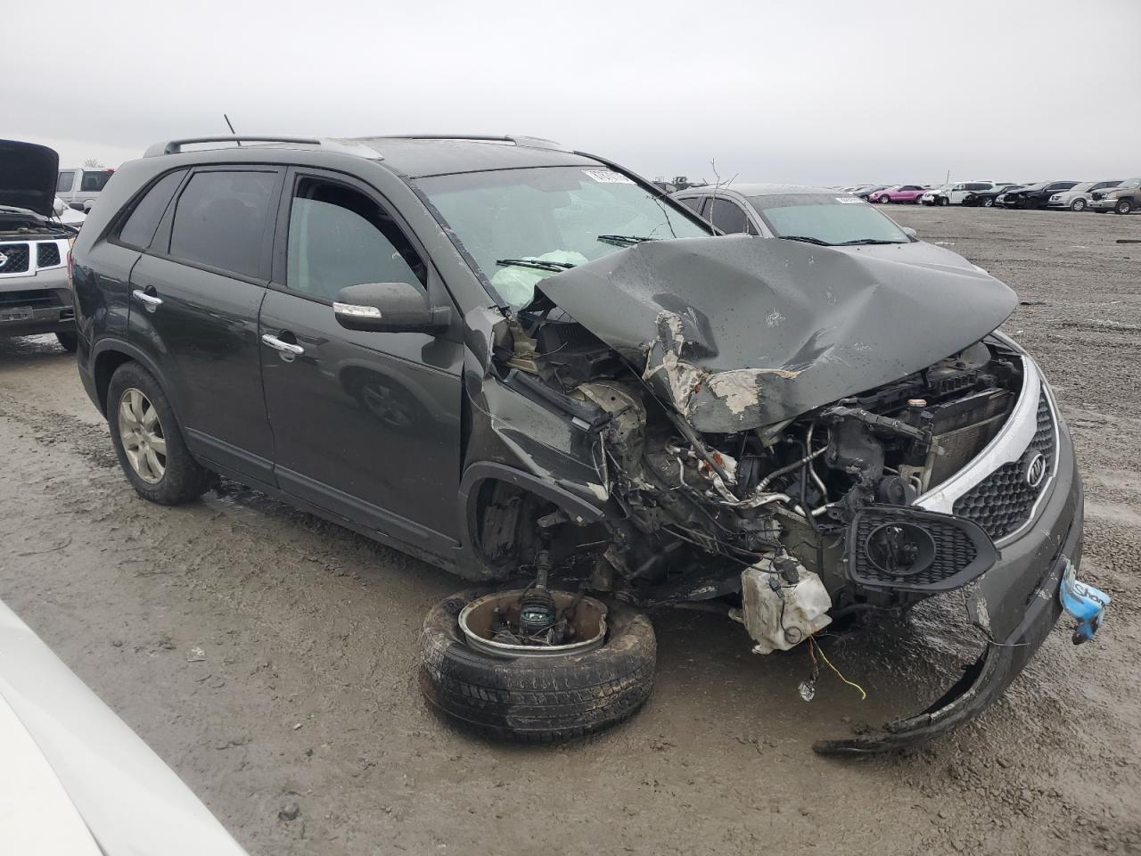 2013 KIA Sorento VIN 5XYKT3A65DG319799 Copart auction photo, front end damage thumbnail 4