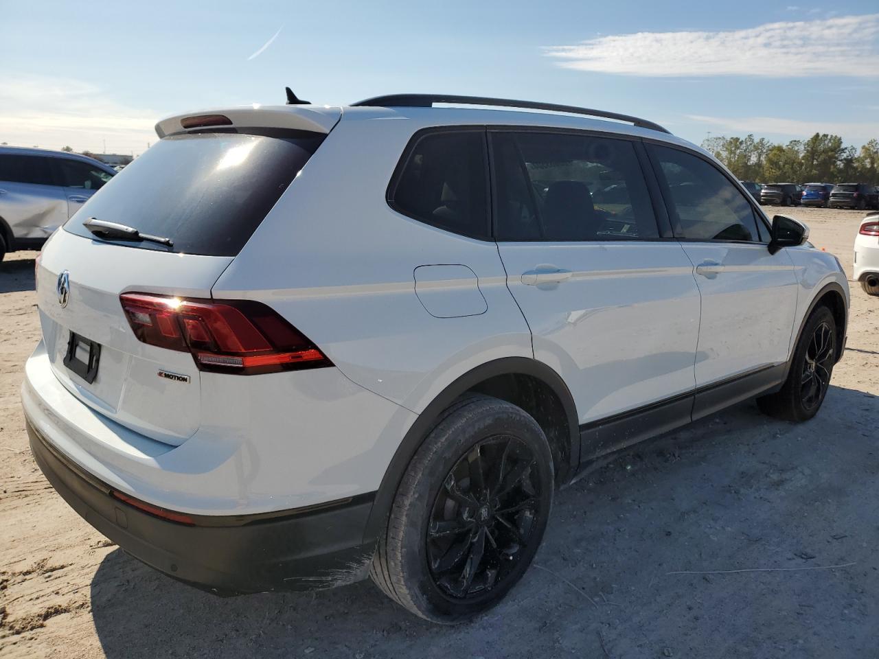 2021 Volkswagen Tiguan VIN 3VV2B7AX4MM046331 Copart auction photo, undercarriage damage thumbnail 3