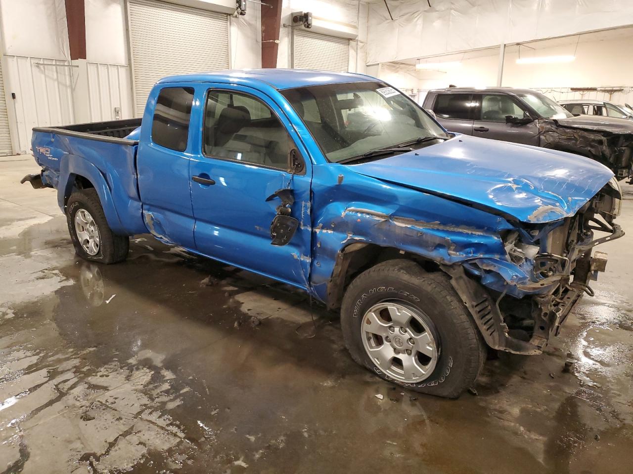 2005 Toyota Tacoma VIN 5TEUU42N05Z112522 Copart auction photo, all over damage thumbnail 4