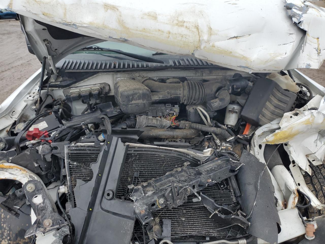 2011 Ford Expedition VIN 1FMJU1J55BEF56024 Copart auction photo, front end / side damage thumbnail 13
