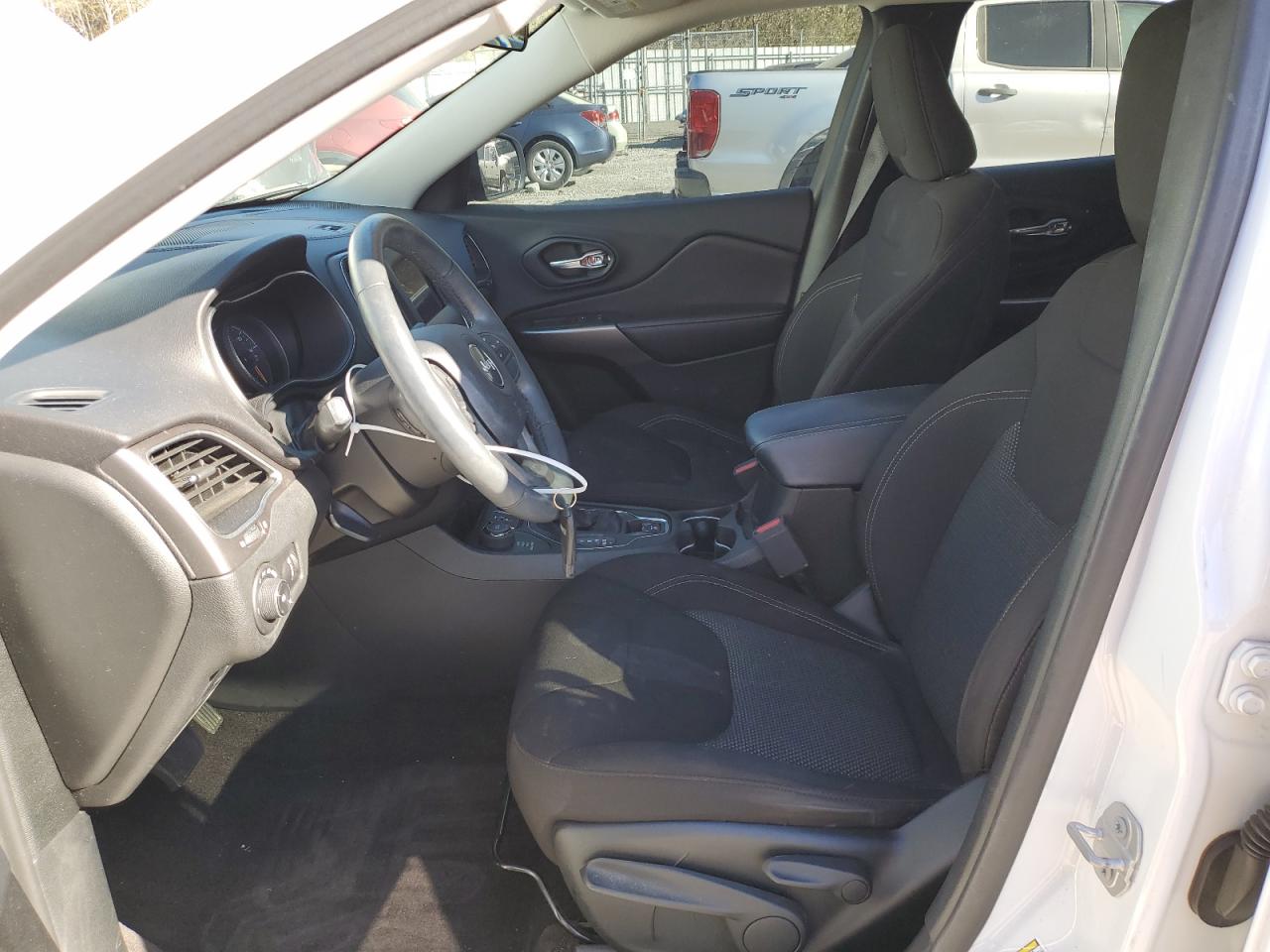 2019 Jeep Grand Cherokee VIN 1C4PJMCB2KD212765 Copart auction photo, front end damage thumbnail 7