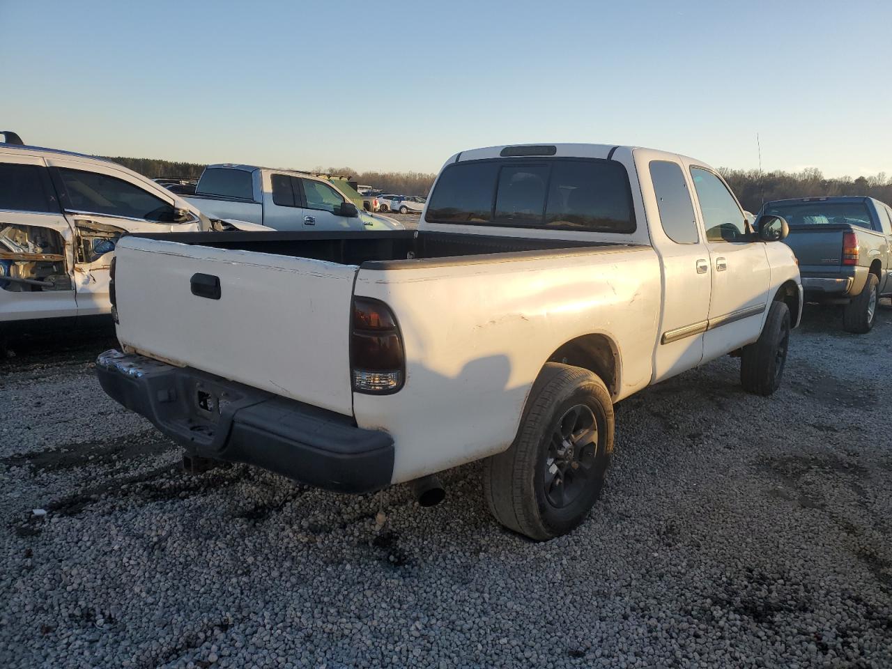 2003 Toyota Tundra VIN 5TBRT341X3S396063 Copart auction photo, vandalism damage thumbnail 3
