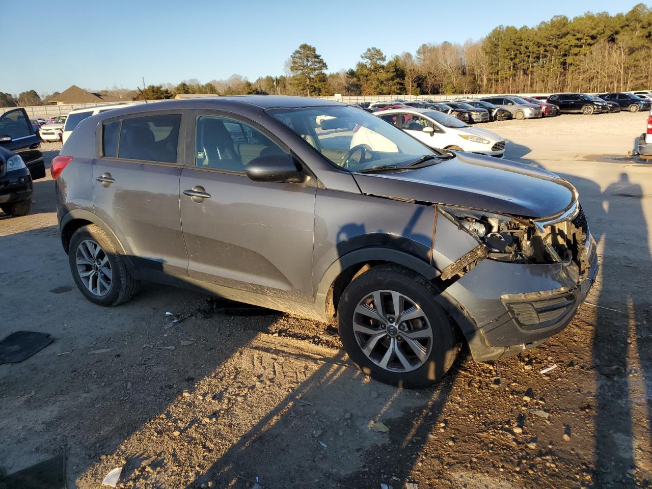 2016 KIA Sportage VIN KNDPB3AC8G7819181 Copart auction photo, front end / minor dent/scratches damage thumbnail 4