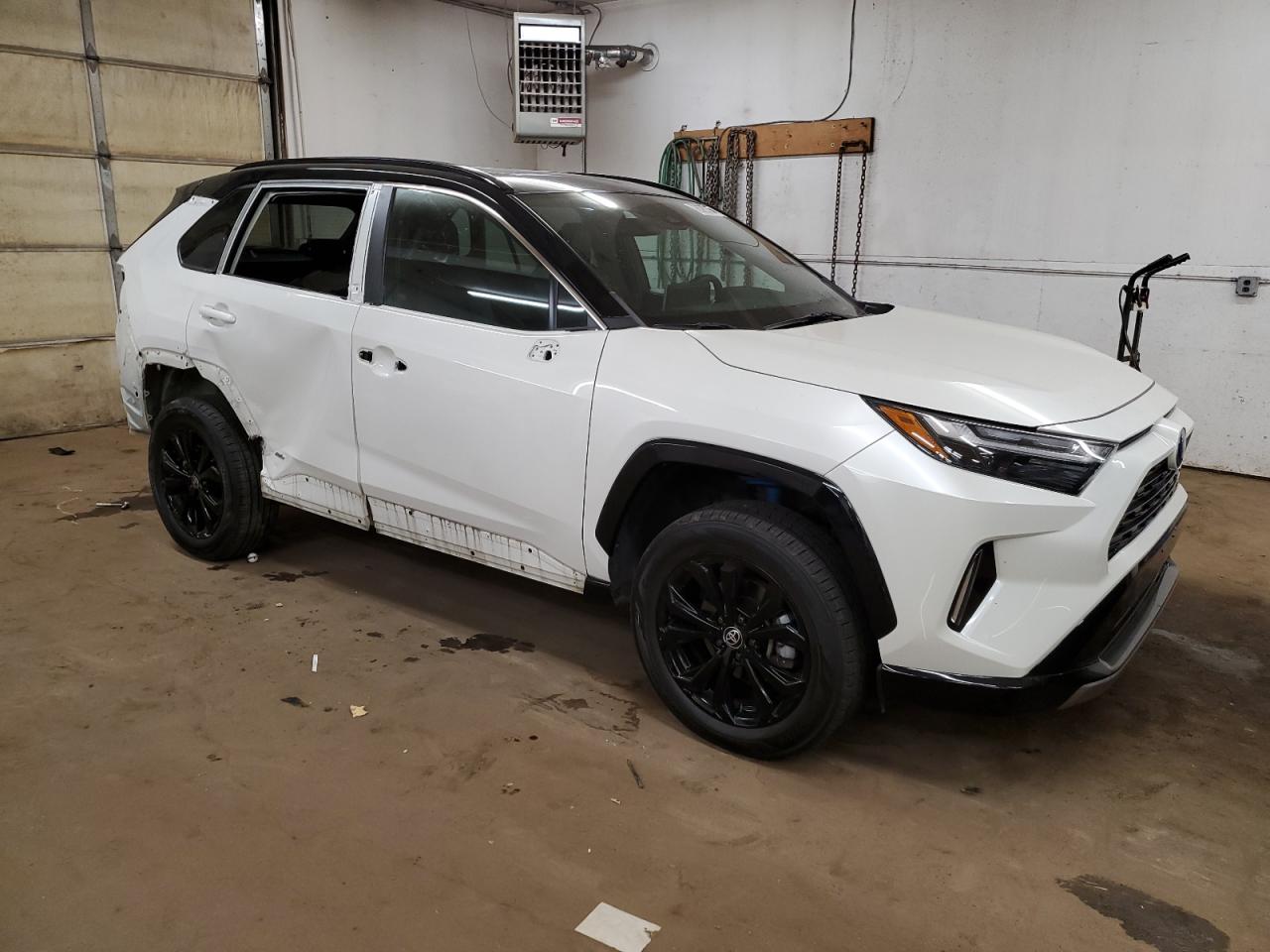 2022 Toyota RAV 4 VIN 4T3E6RFV4NU105008 Copart auction photo, rear end / side damage thumbnail 4