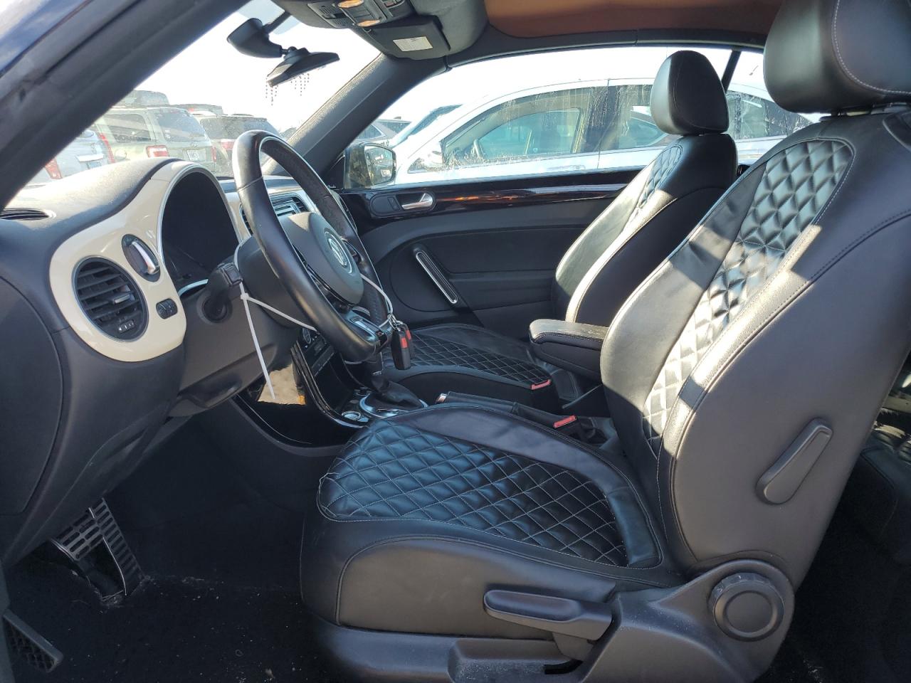 2019 Volkswagen Beetle VIN 3VW5DAAT3KM503351 Copart auction photo, front end / minor dent/scratches damage thumbnail 7
