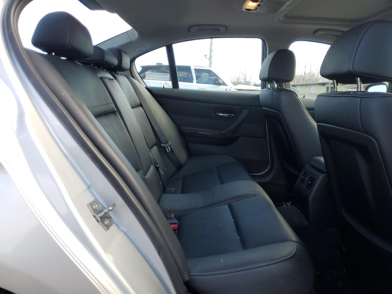 2011 BMW 3er VIN WBAPK5G50BNN30768 Copart auction photo, top/roof / minor dent/scratches damage thumbnail 10