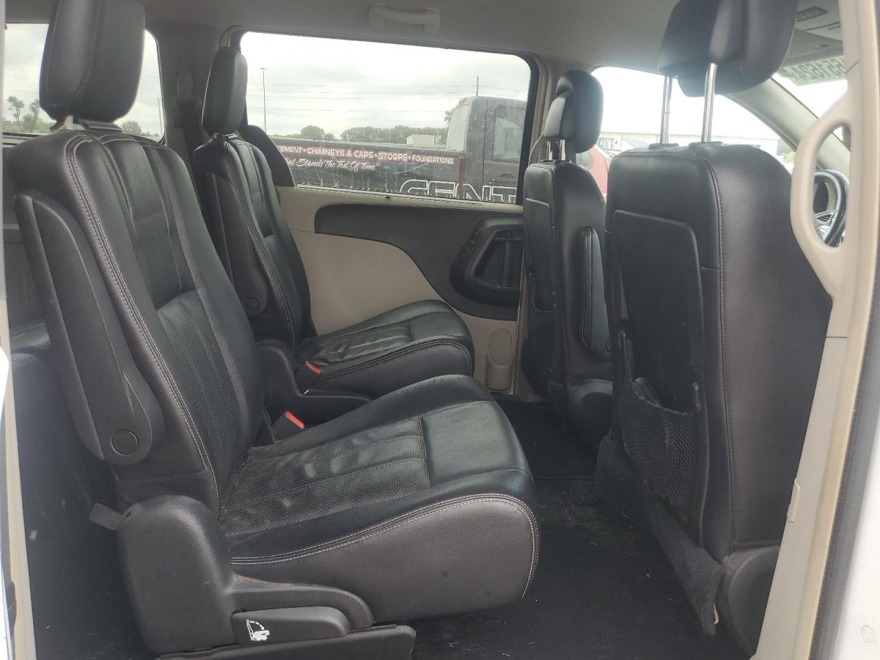 2015 Chrysler Town & Country VIN 2C4RC1CG7FR573411 Copart auction photo, front end / side damage thumbnail 11