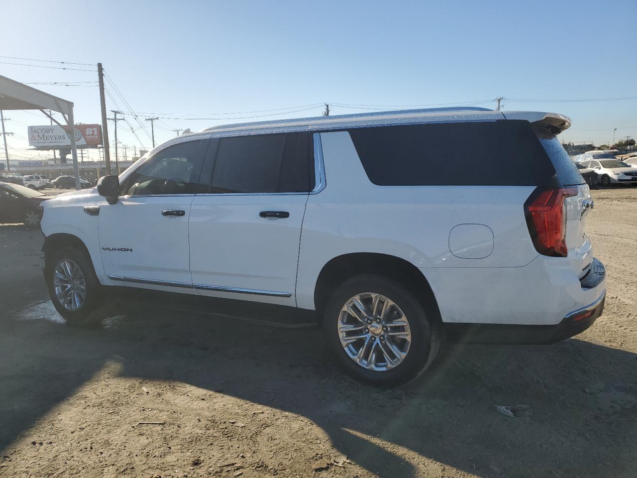 2021 GMC Yukon VIN 1GKS1GKD4MR252032 Copart auction photo, front end damage thumbnail 2