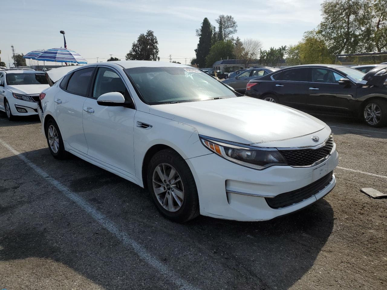 2017 KIA Optima VIN 5XXGT4L35HG137531 Copart auction photo, rear end / minor dent/scratches damage thumbnail 4