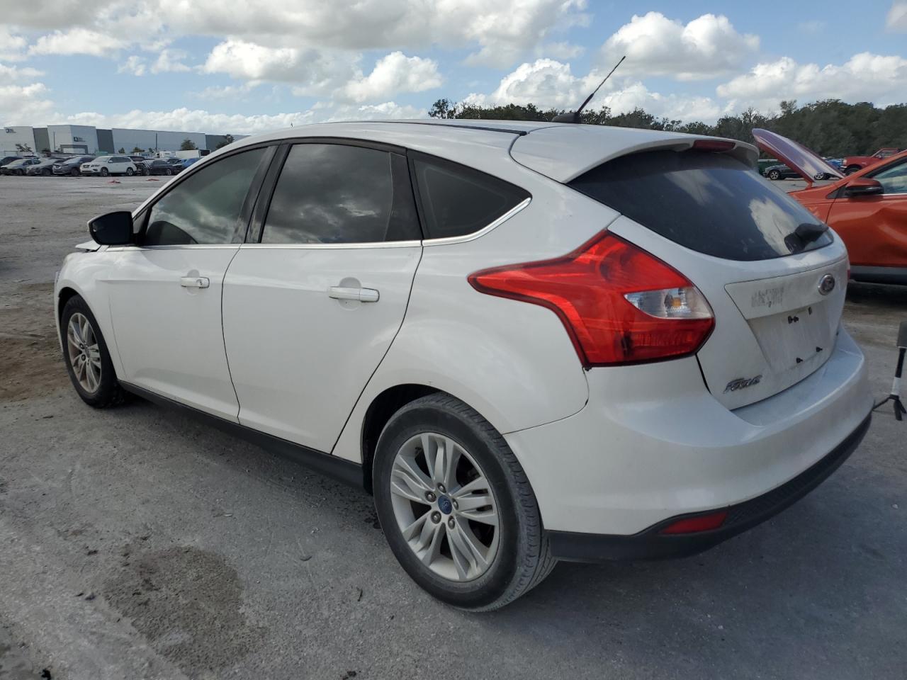 2012 Ford Focus VIN 1FAHP3M25CL289378 Copart auction photo, front end damage thumbnail 2