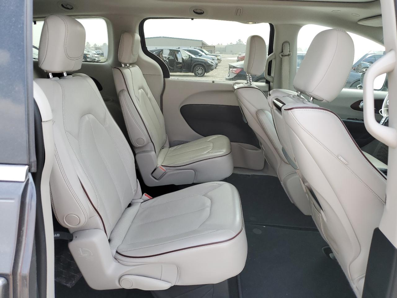 2020 Chrysler Pacifica VIN 2C4RC1GGXLR104237 Copart auction photo, front end / minor dent/scratches damage thumbnail 11