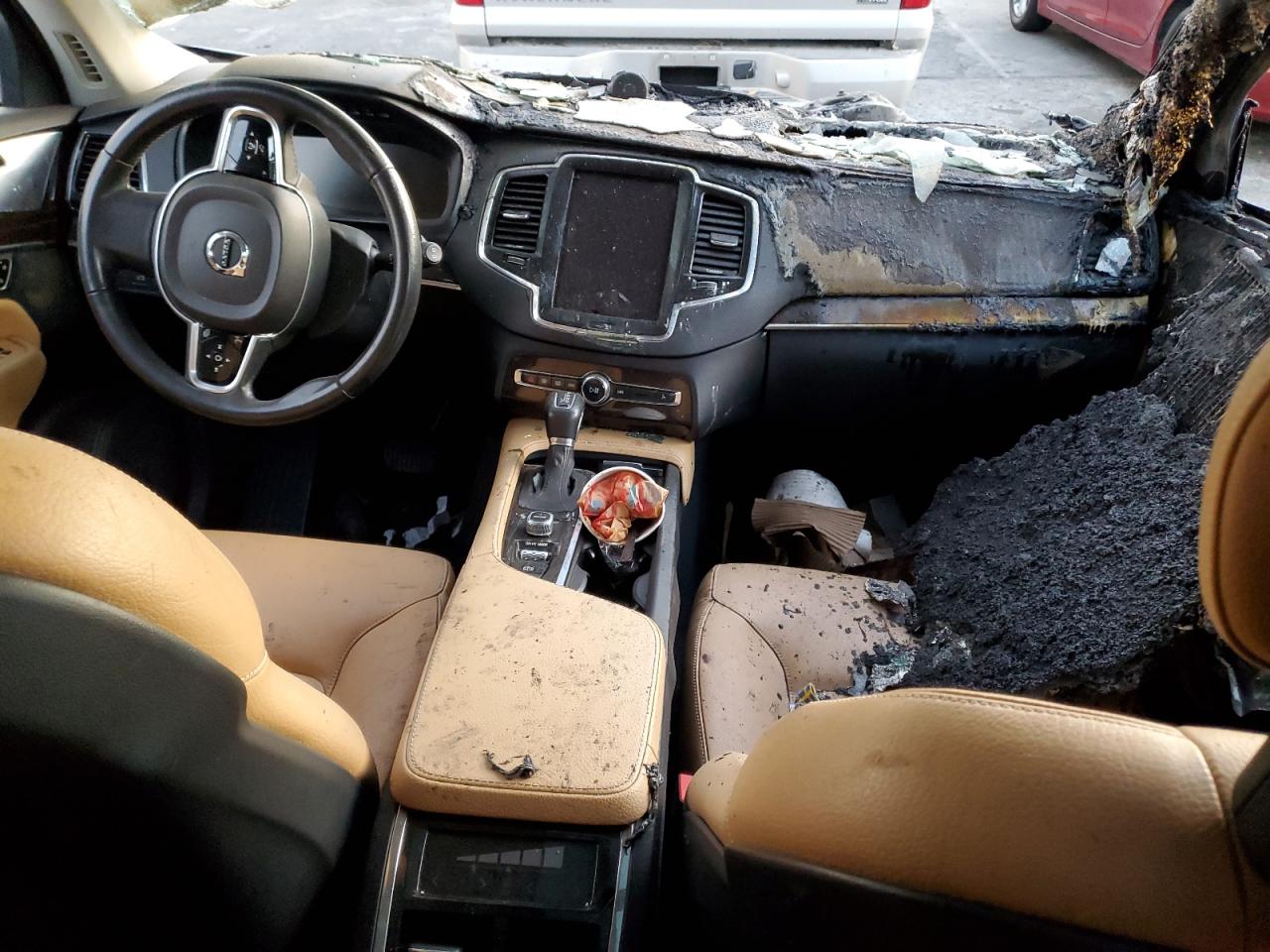 2016 Volvo XC90 VIN YV4A22PKXG1013258 Copart auction photo, burn - interior / burn - engine damage thumbnail 8