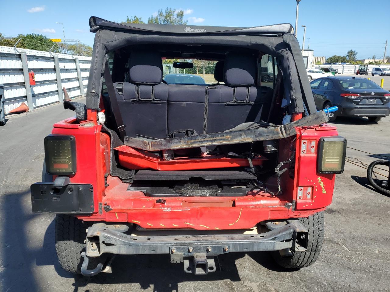 2017 Jeep Wrangler VIN 1C4BJWDG2HL606636 Copart auction photo, front end / rear end damage thumbnail 6