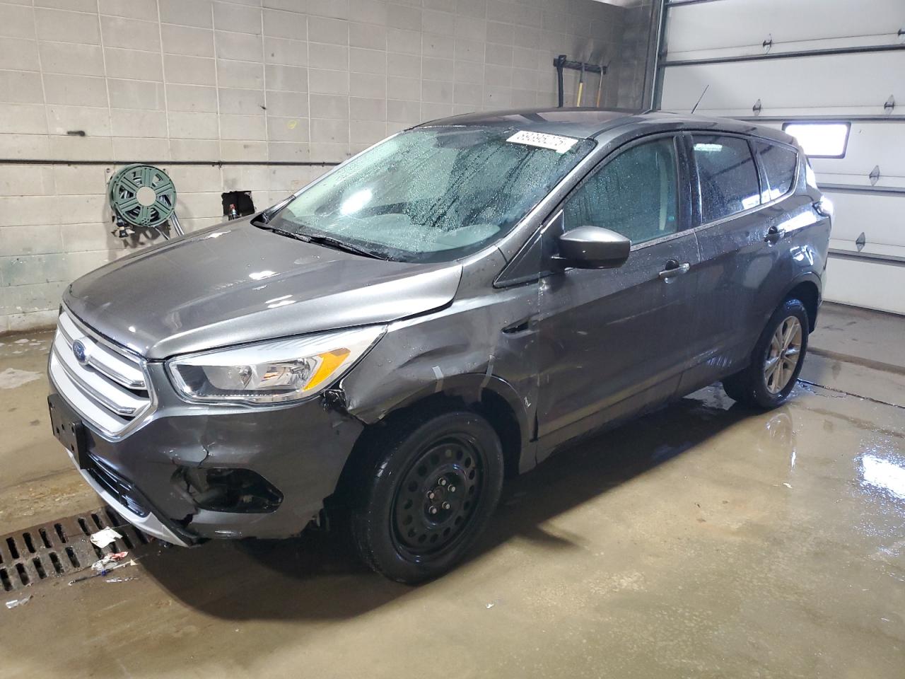 2017 Ford Escape VIN 1FMCU9GD9HUE75516