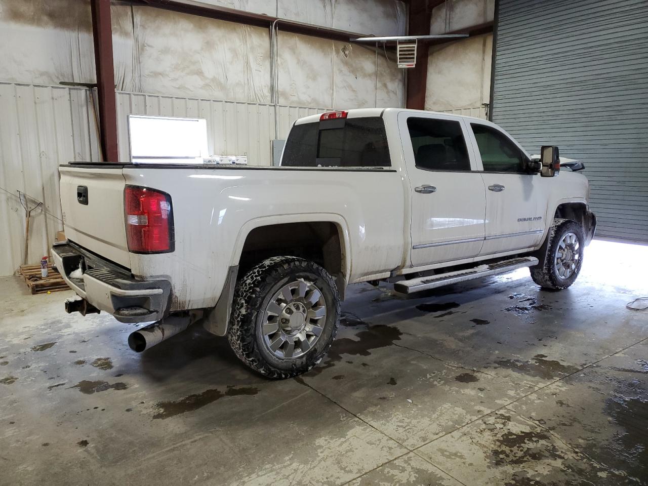 2016 GMC Sierra VIN 1GT12UE80GF172816 Copart auction photo, front end / mechanical damage thumbnail 3